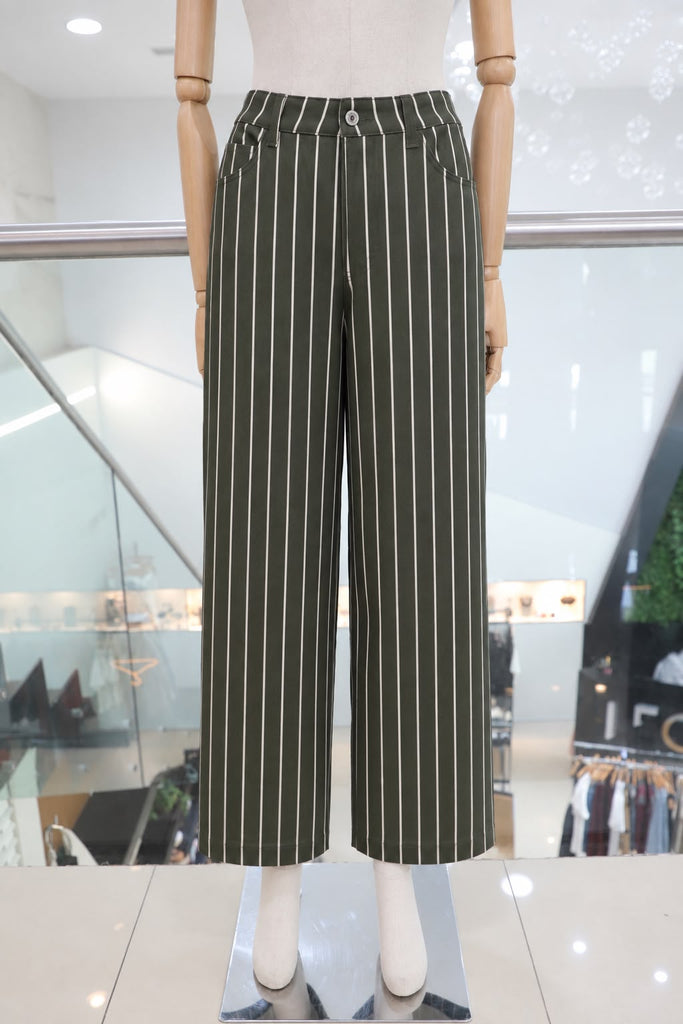 Pantalón verde líneas