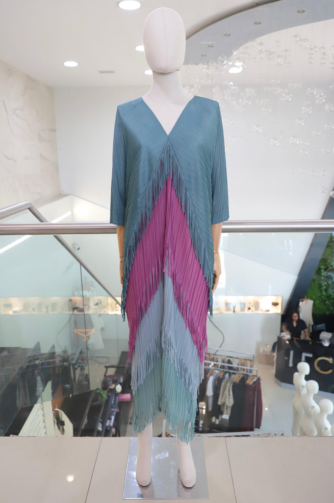Vestido flecos azul y púrpura