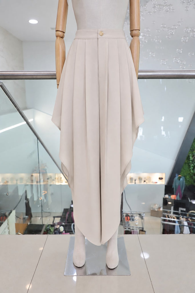 Short volantes beige