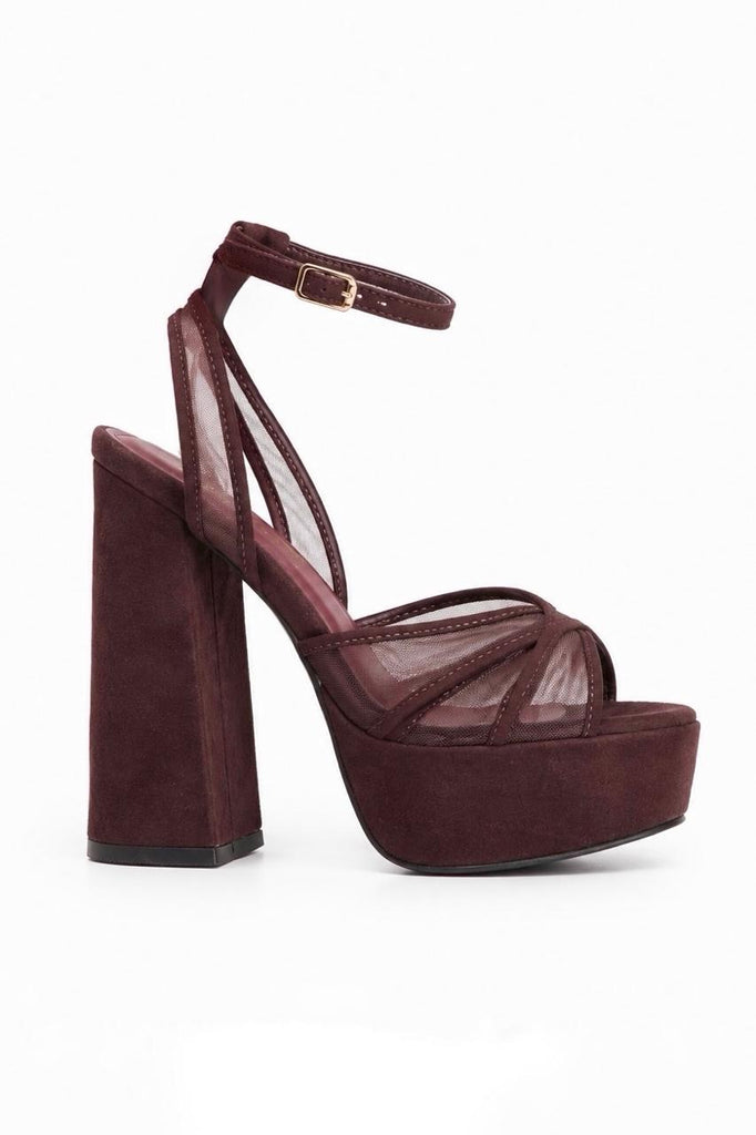 Zapatilla gamuza café
