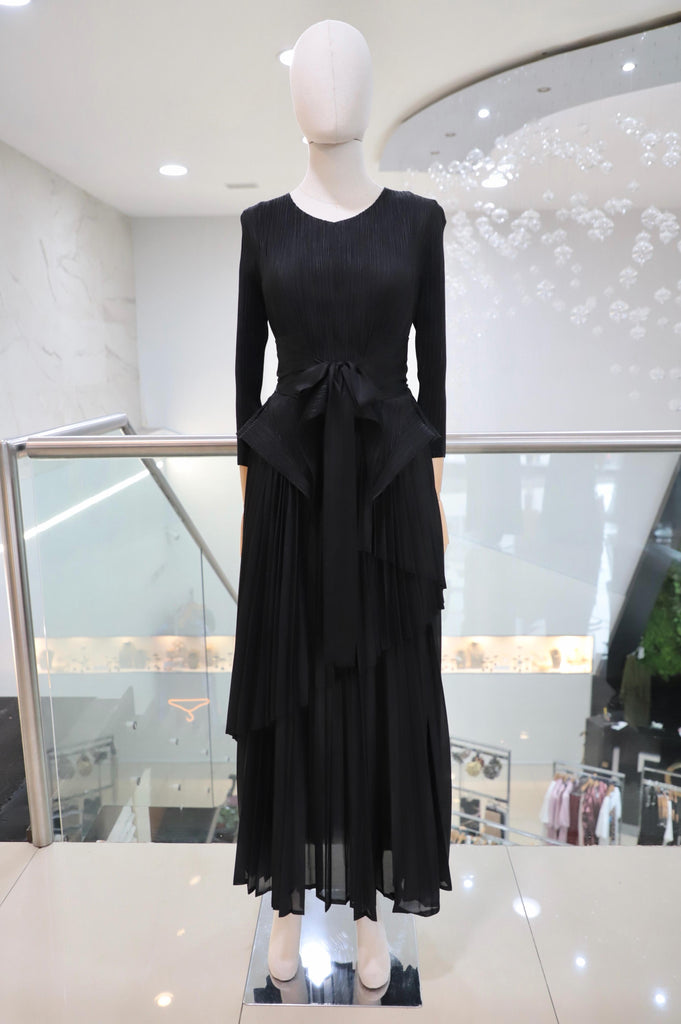 Conjunto negro plisado