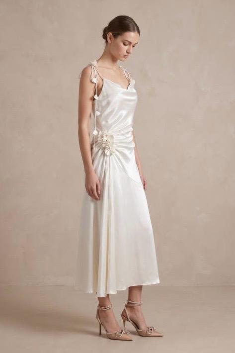 Vestido satín perla
